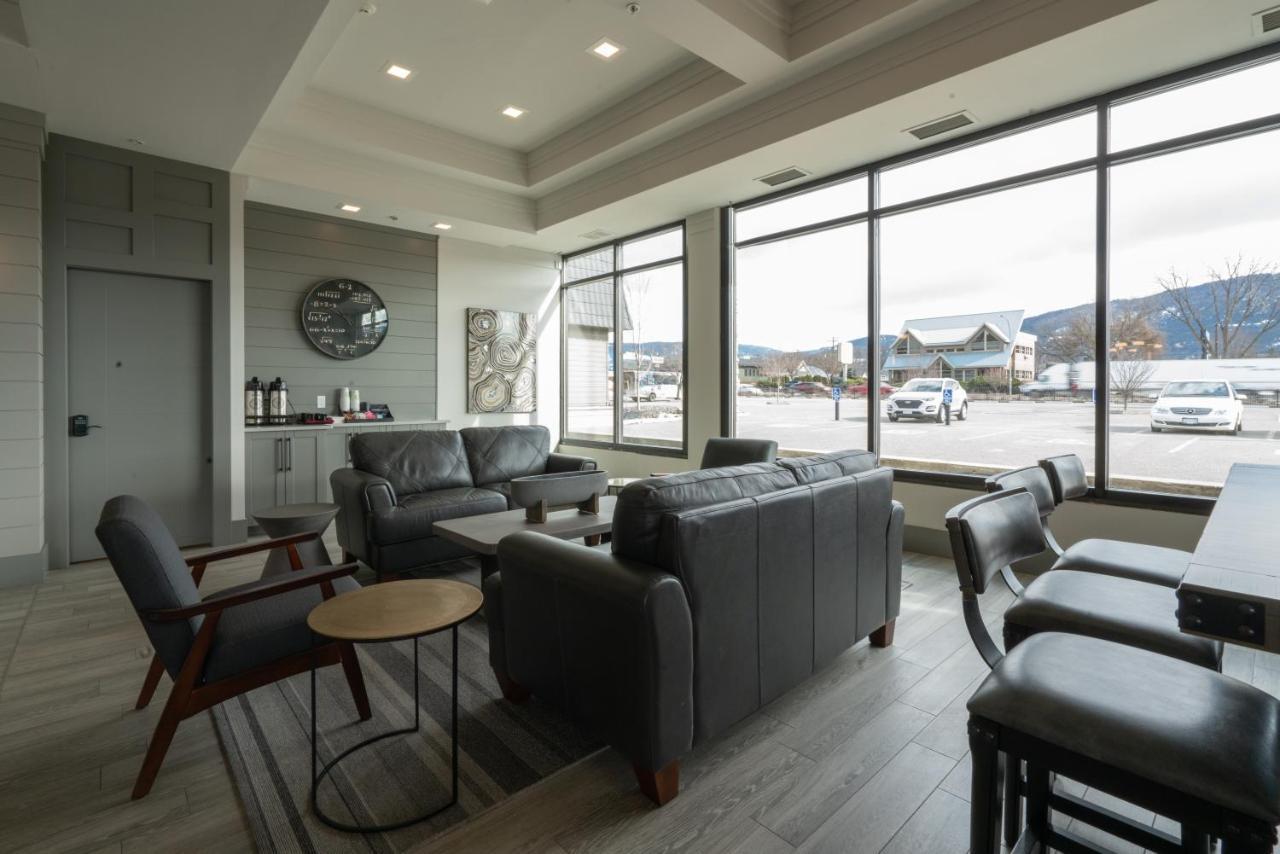 Prestige Vernon Lodge Extérieur photo
